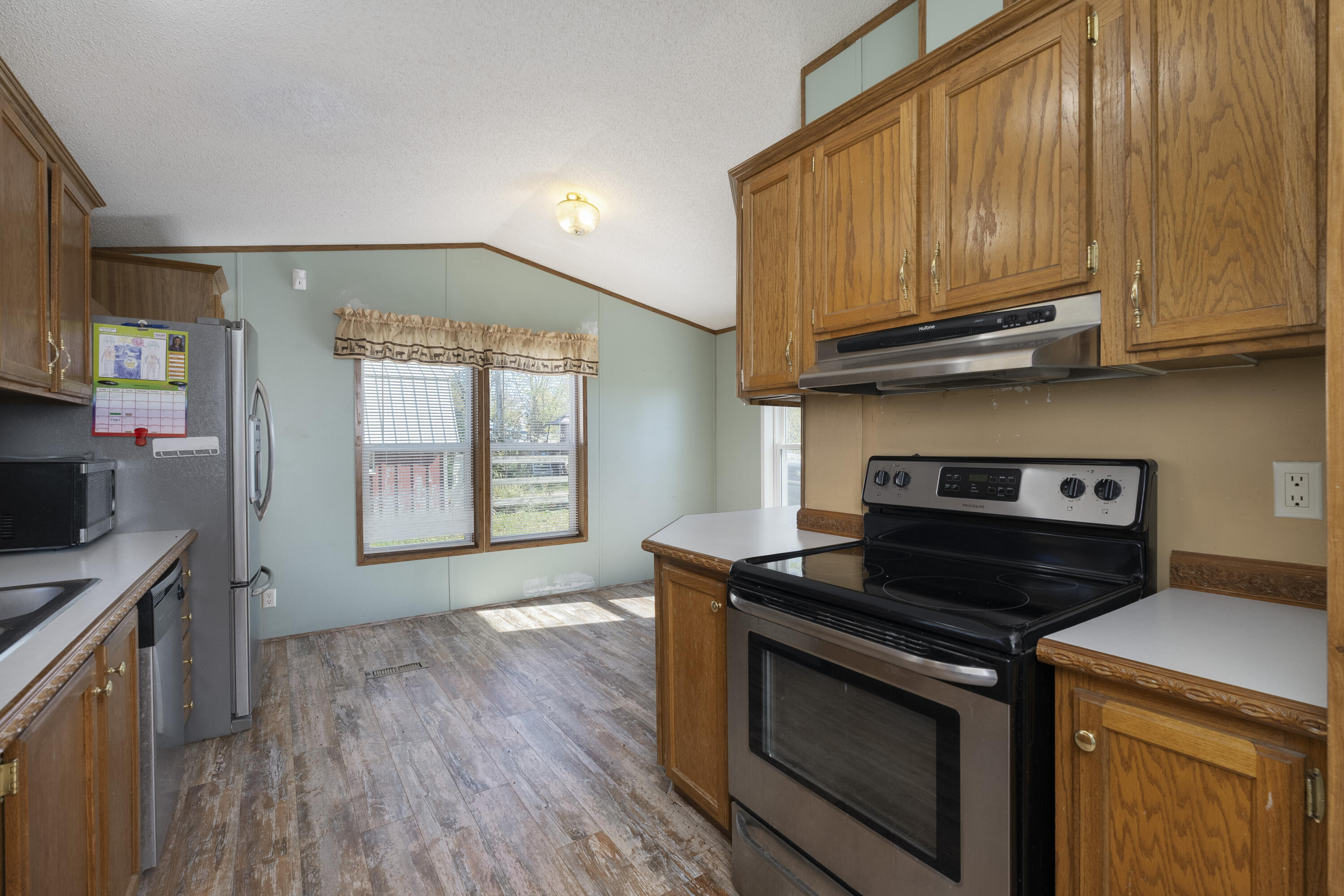 1575 Tapering Pointe Road