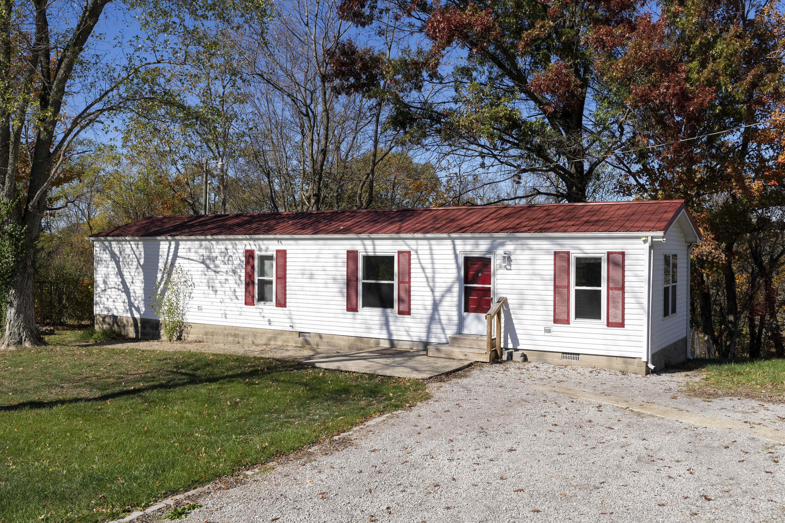 1575 Tapering Pointe Road