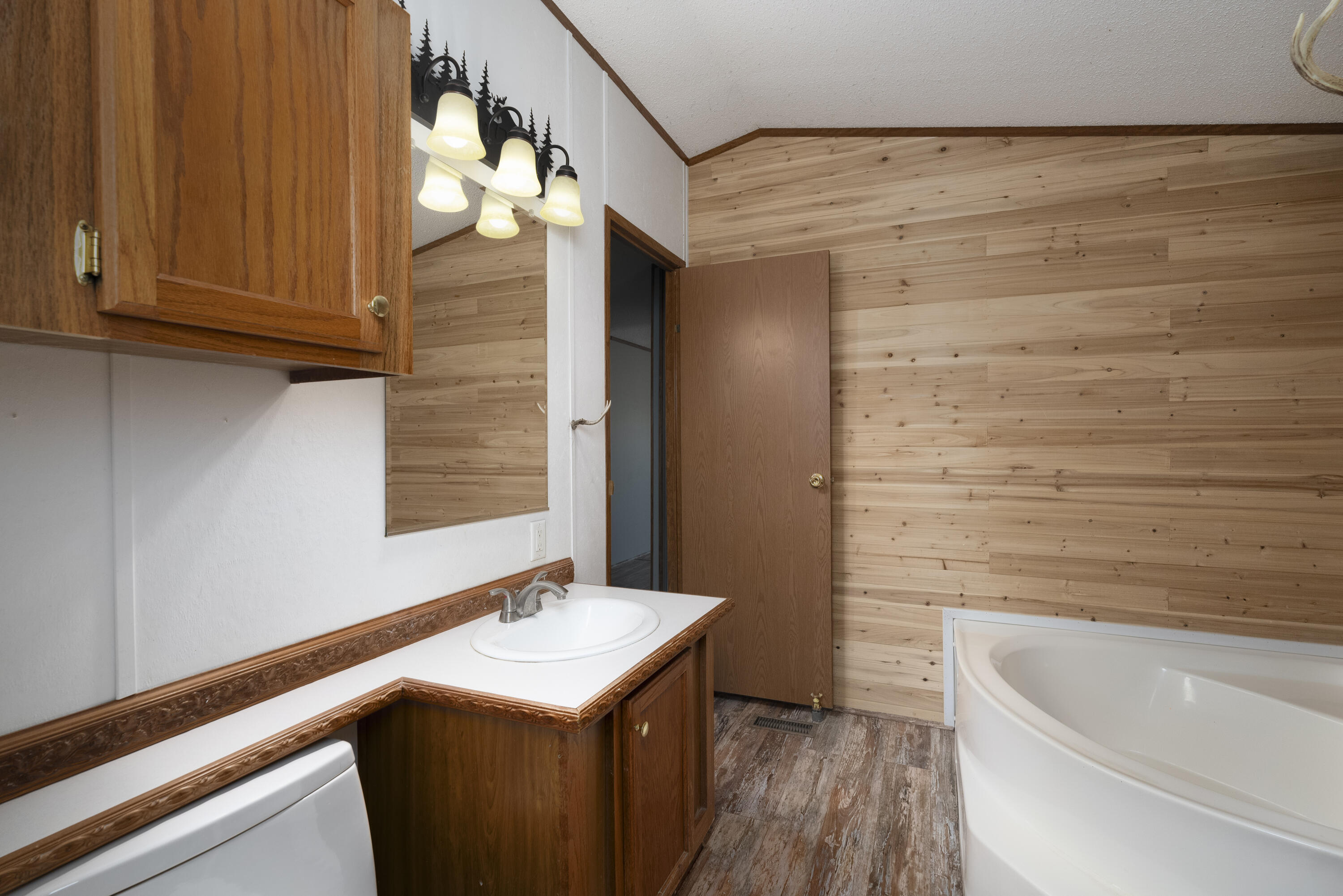 1575 Tapering Pointe Road