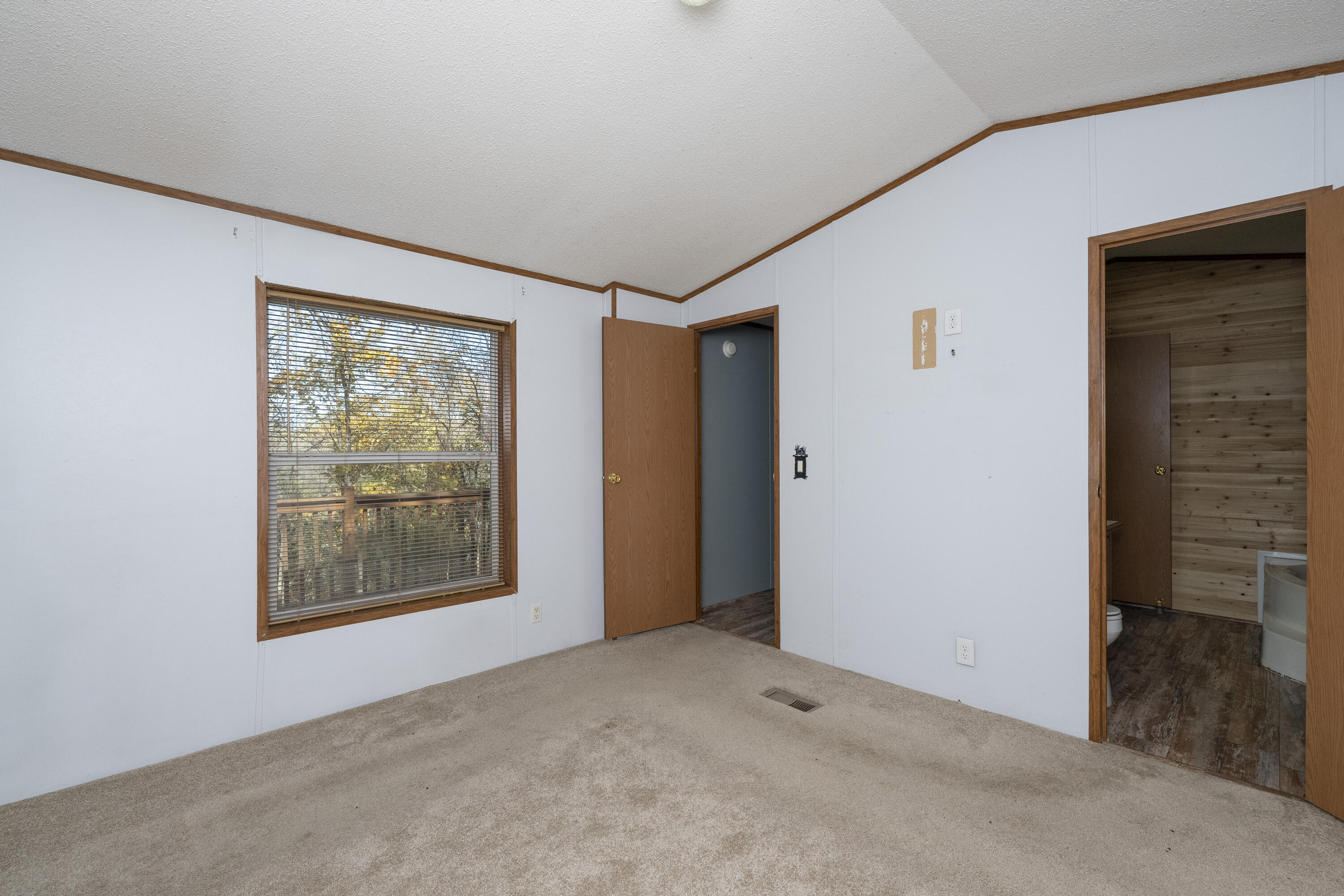 1575 Tapering Pointe Road