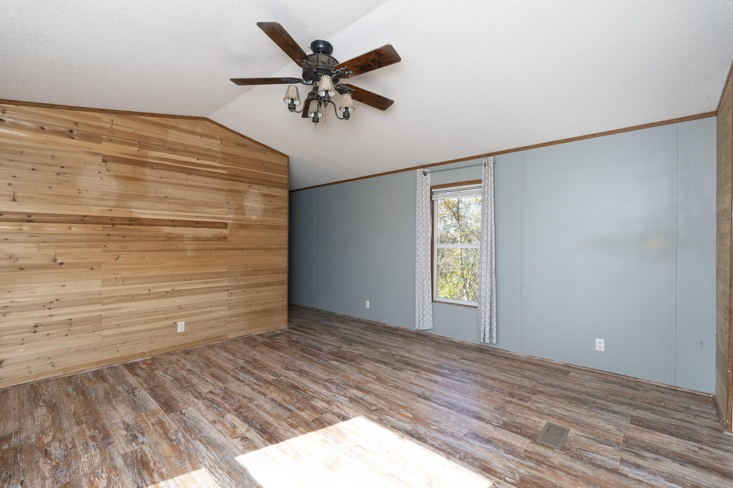 1575 Tapering Pointe Road