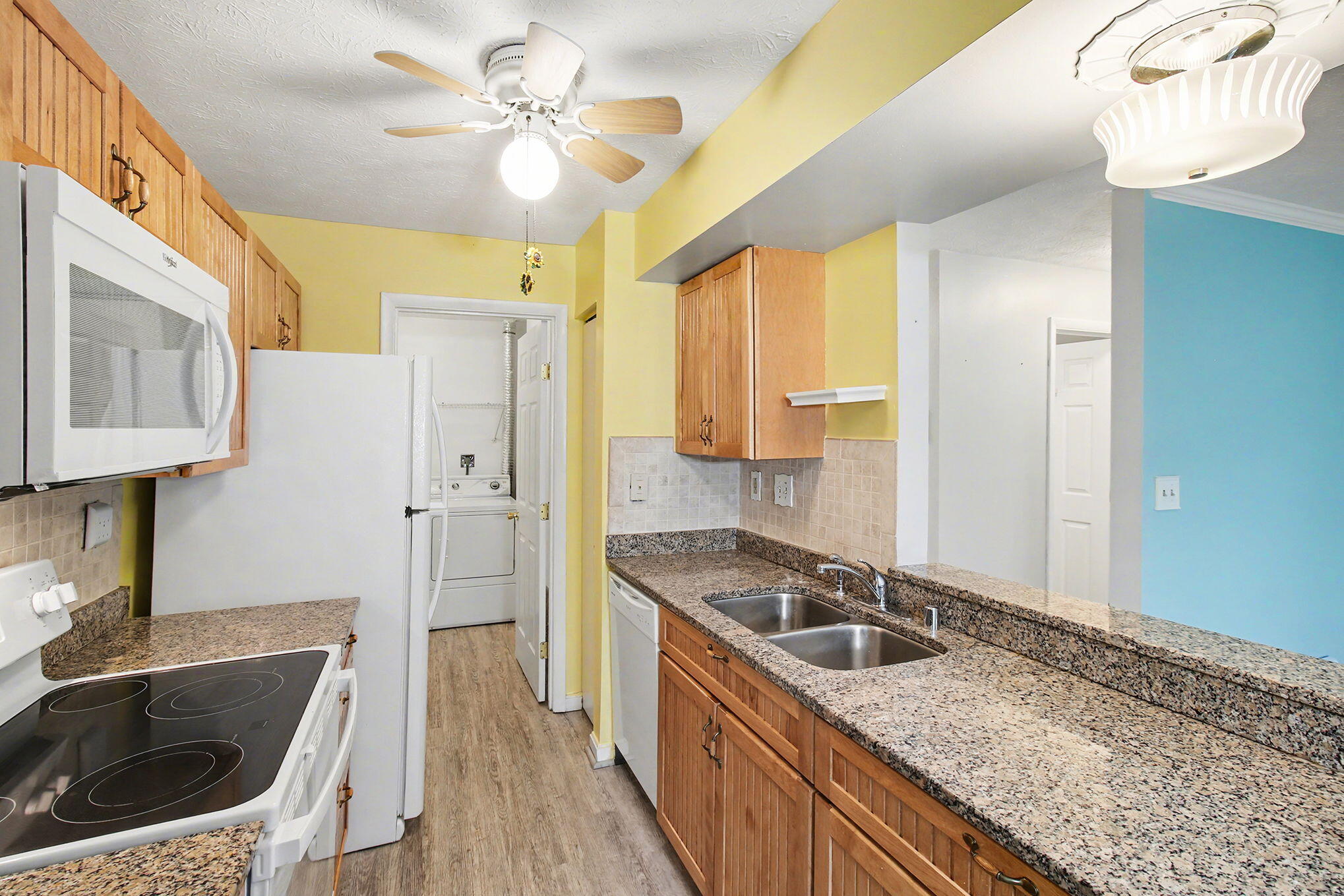 220 Willowbrook Court, 4