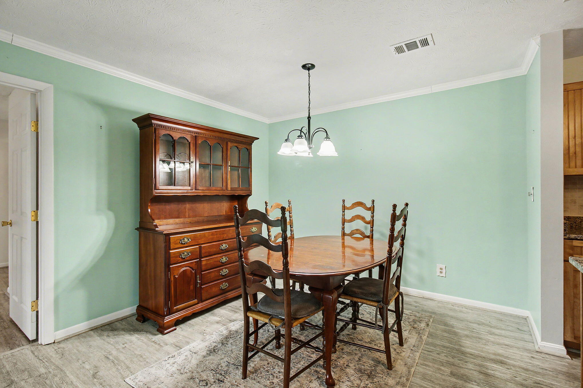 220 Willowbrook Court, 4