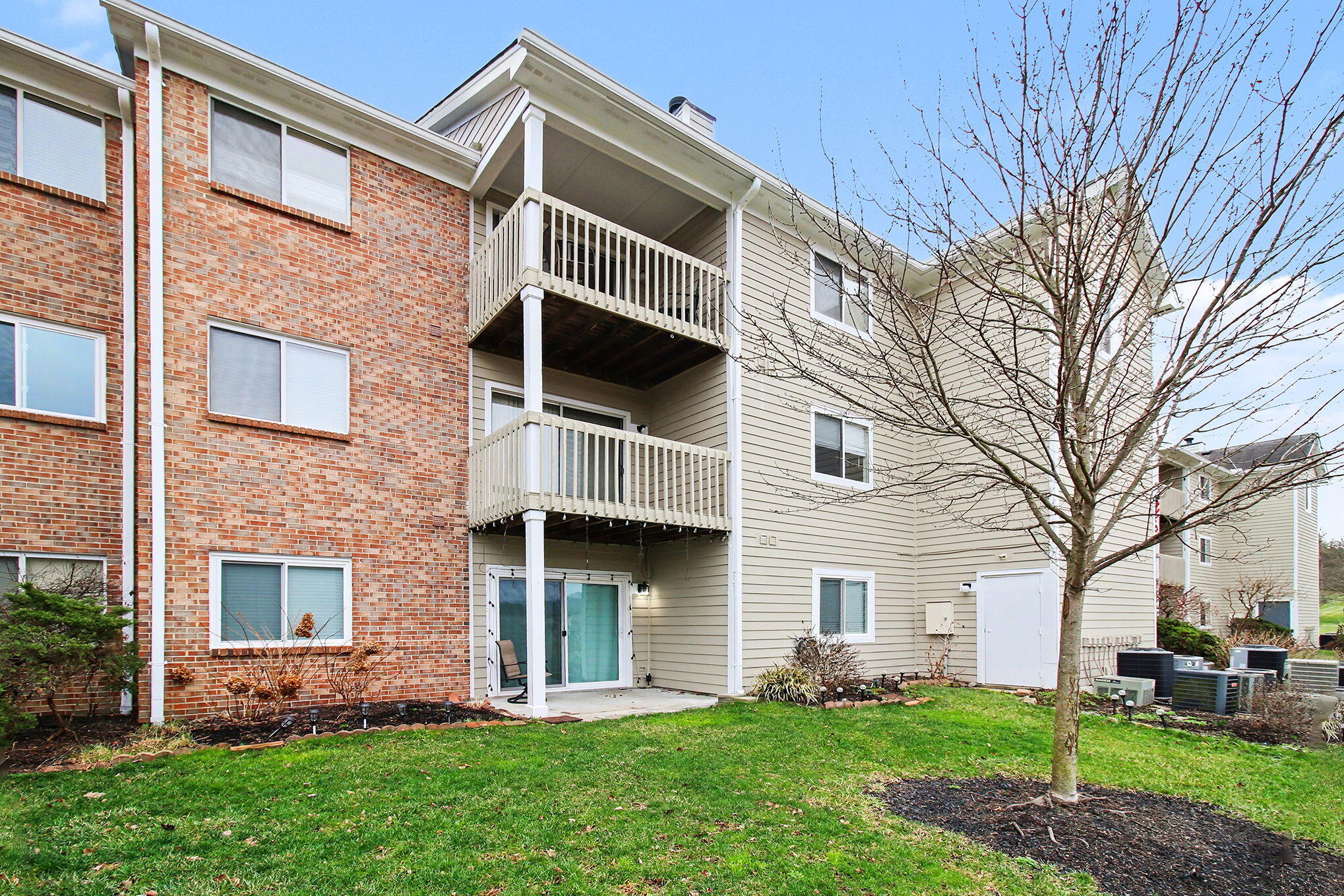 220 Willowbrook Court, 4