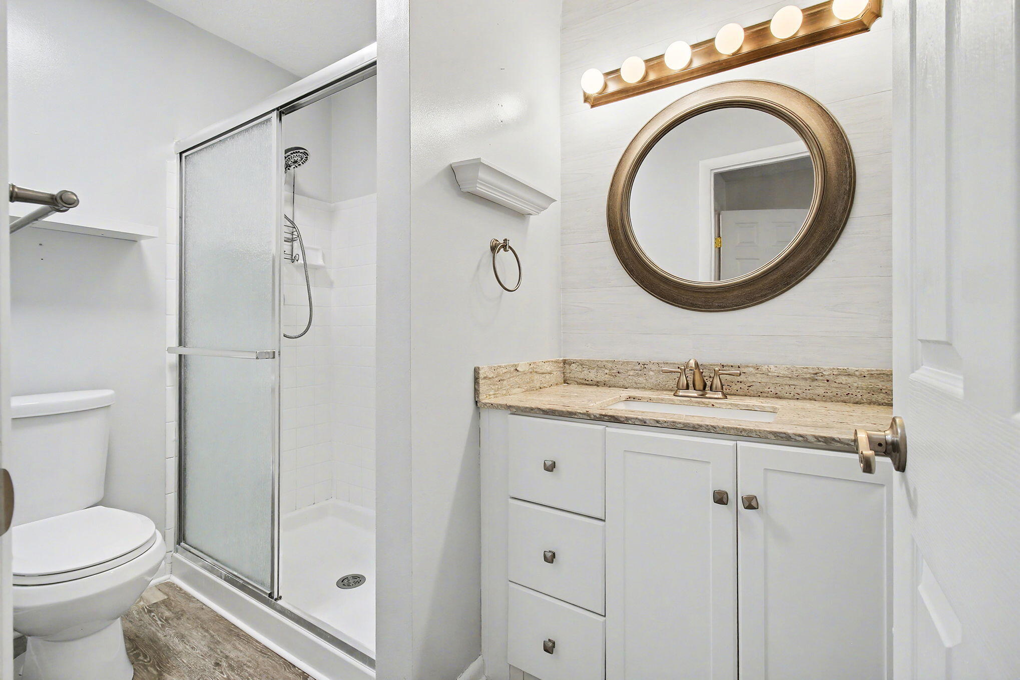 220 Willowbrook Court, 4