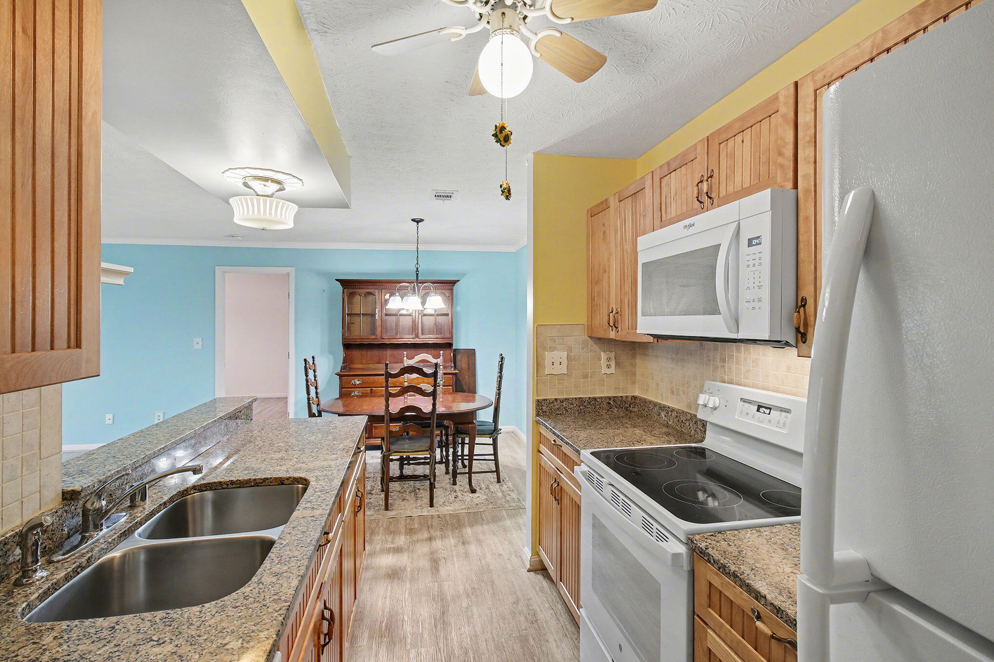 220 Willowbrook Court, 4