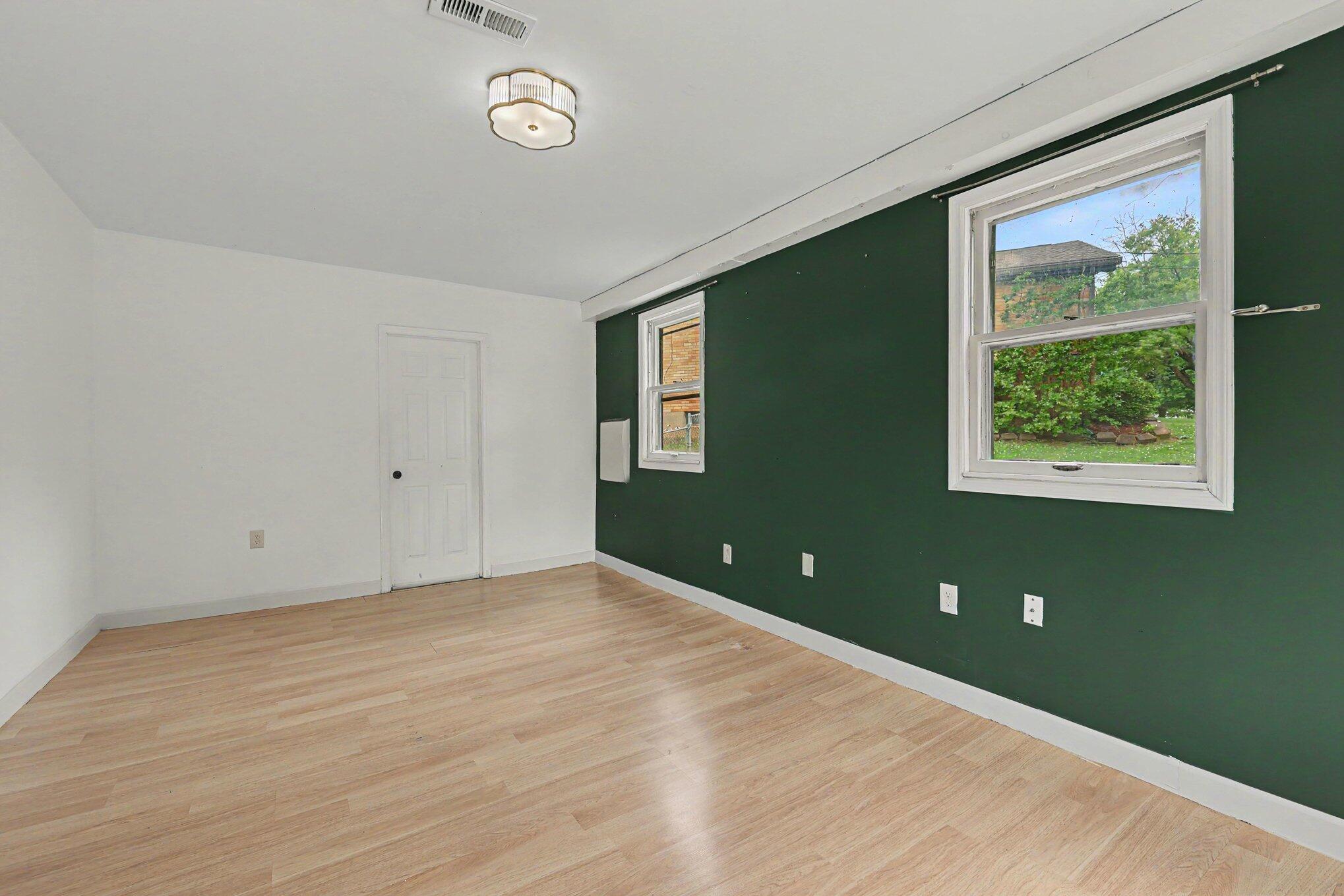18 New Uri Avenue