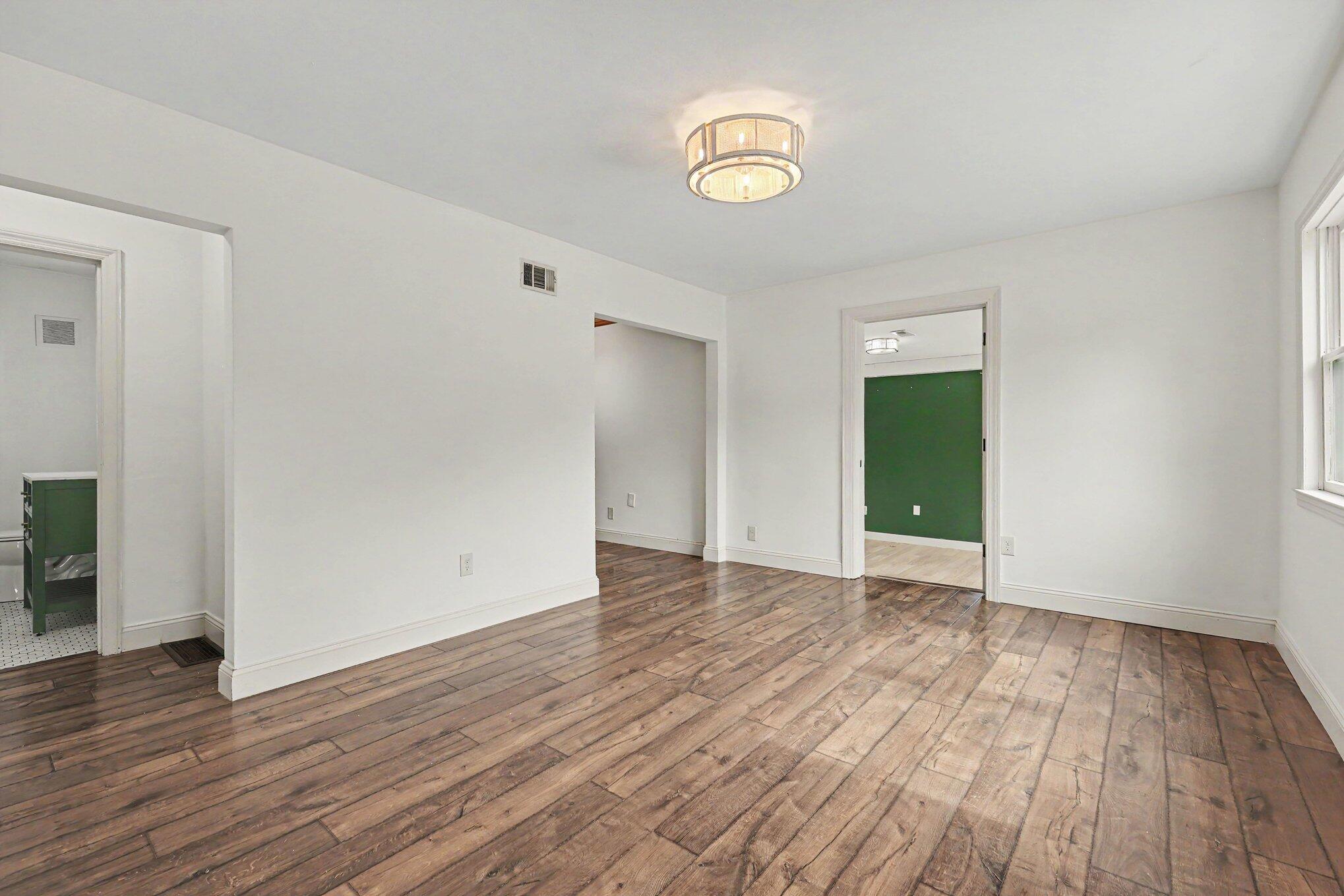 18 New Uri Avenue