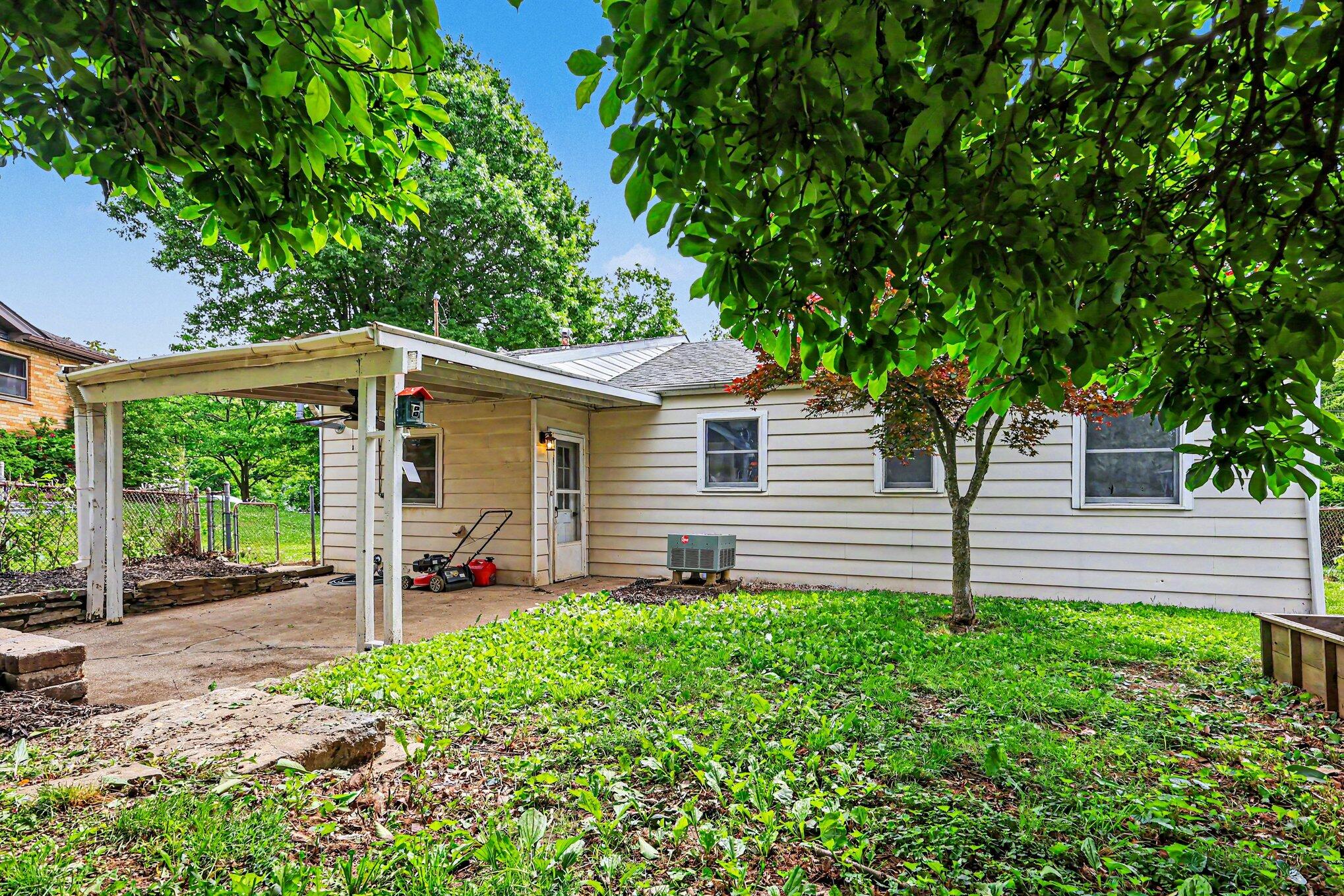 18 New Uri Avenue