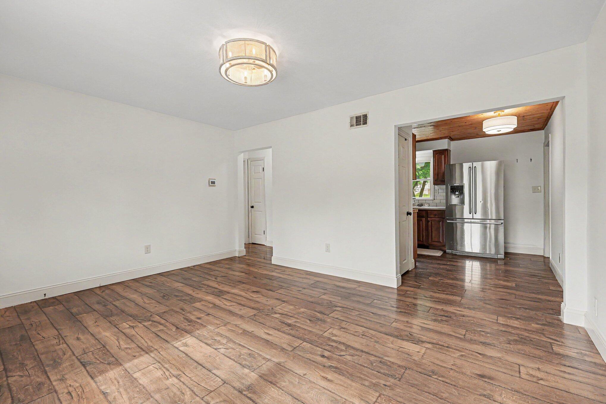 18 New Uri Avenue