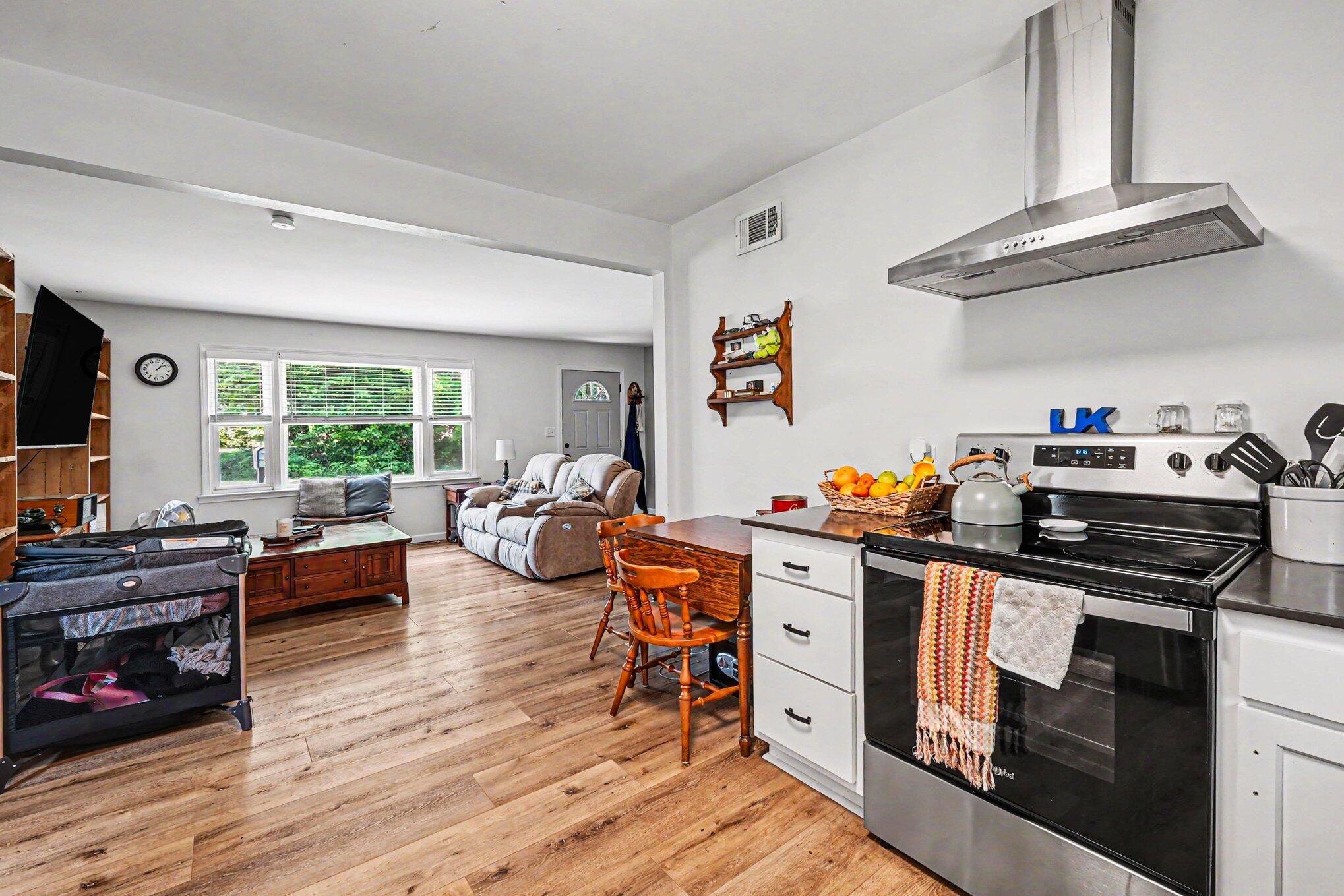 582 E Broadway