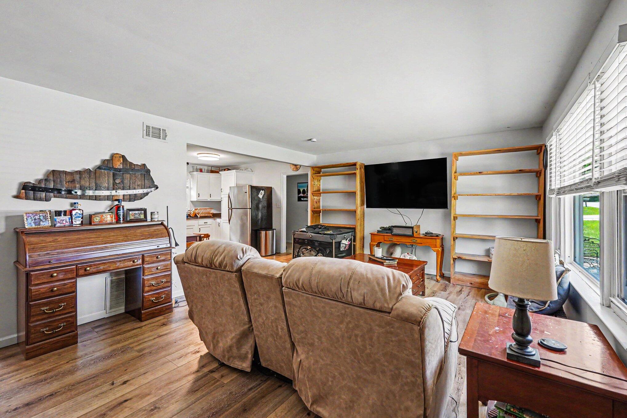 582 E Broadway