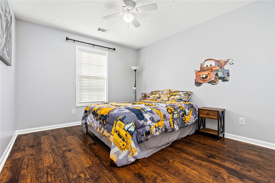 1096 AMBER LANE