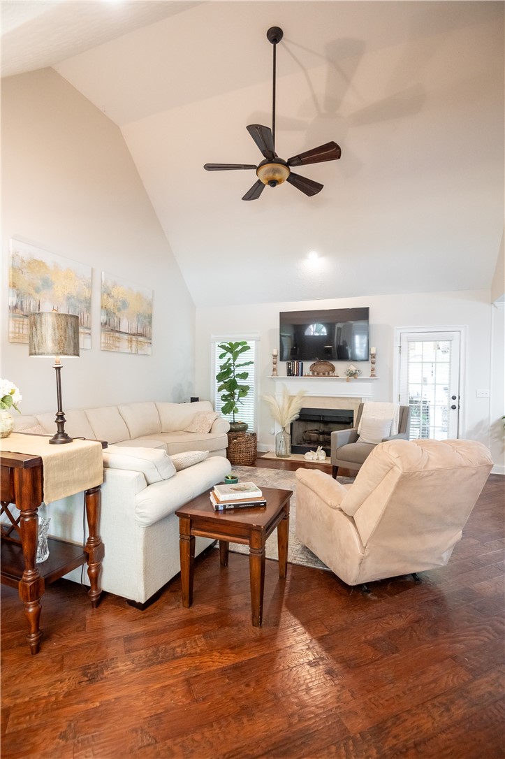 1818 SHADOW BEND LANE