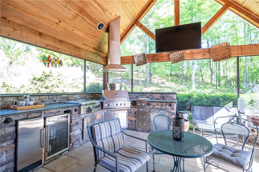 1818 SHADOW BEND LANE