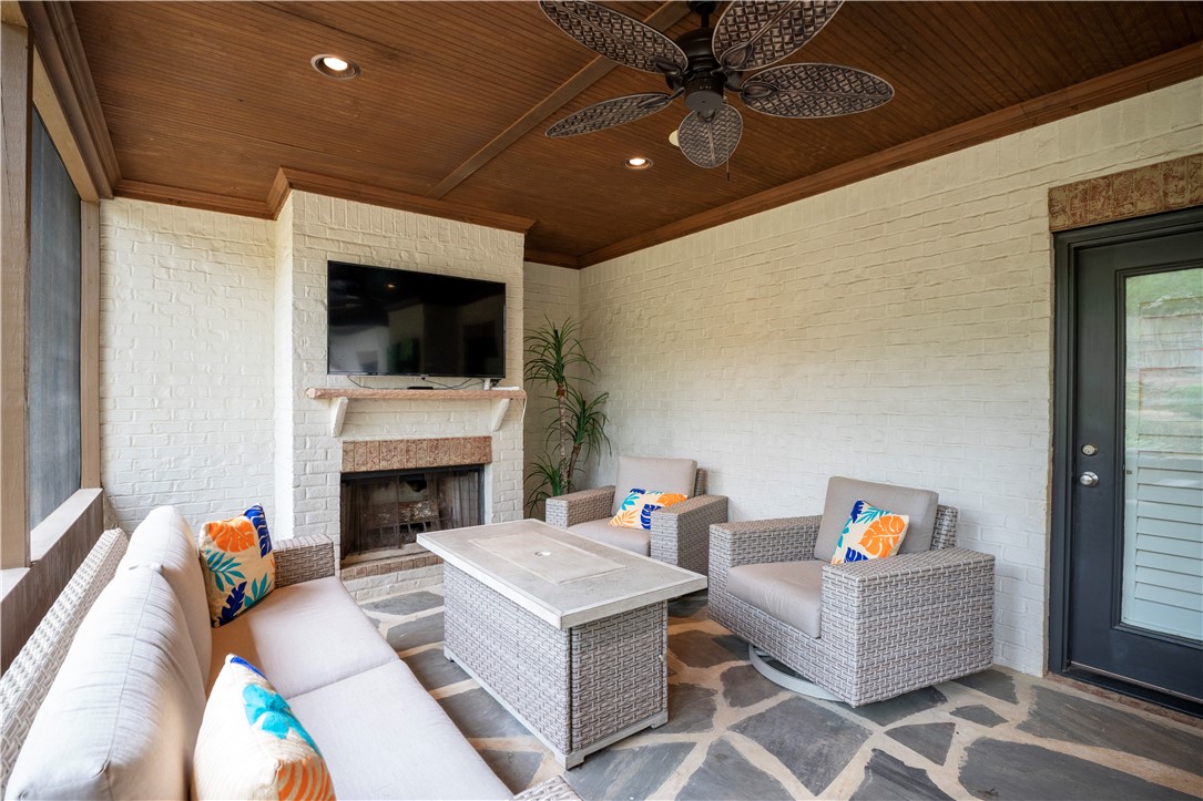 1118 BLACKMAN CIRCLE