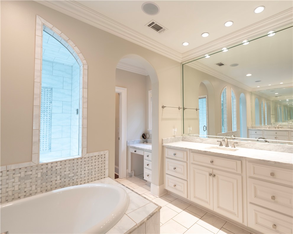 1118 BLACKMAN CIRCLE