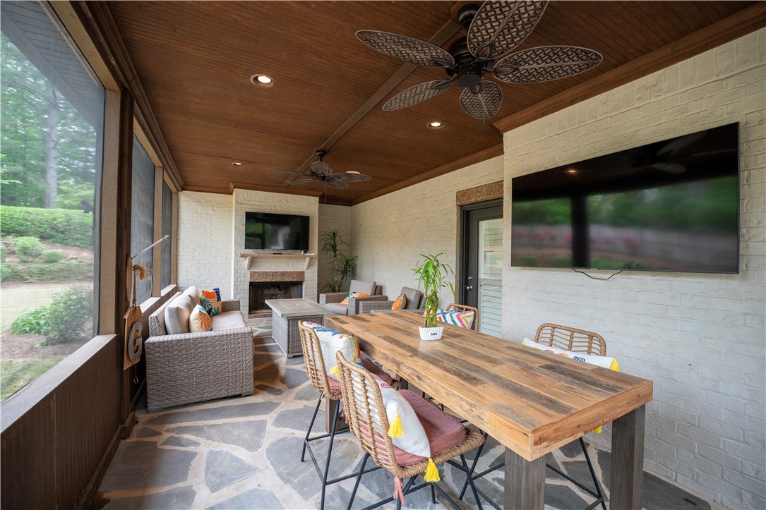 1118 BLACKMAN CIRCLE