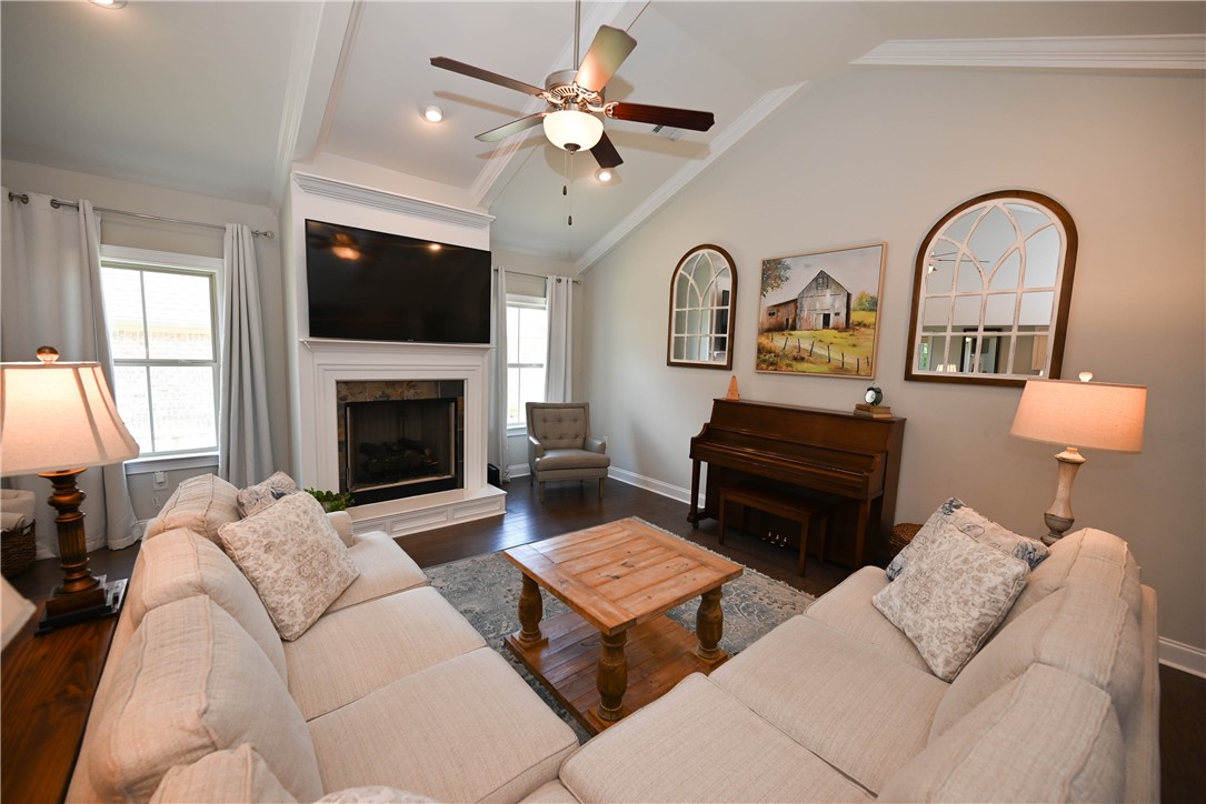 4126 BROADVIEW DRIVE