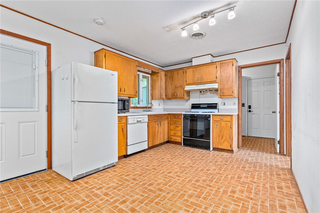244 PINE HILLS AVENUE