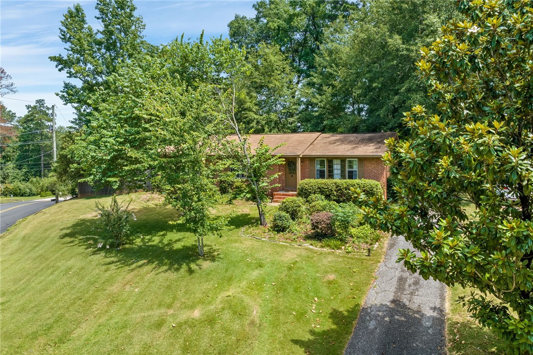 244 PINE HILLS AVENUE