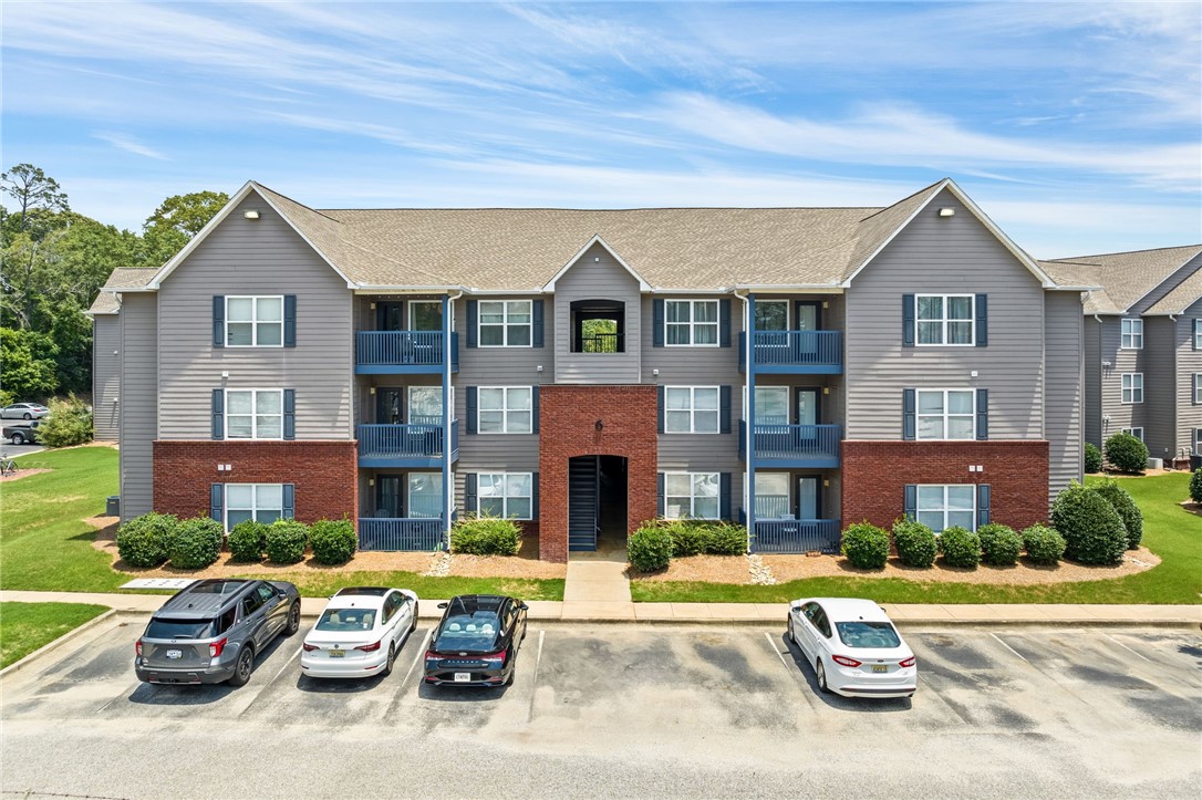 1114 S COLLEGE STREET 6103