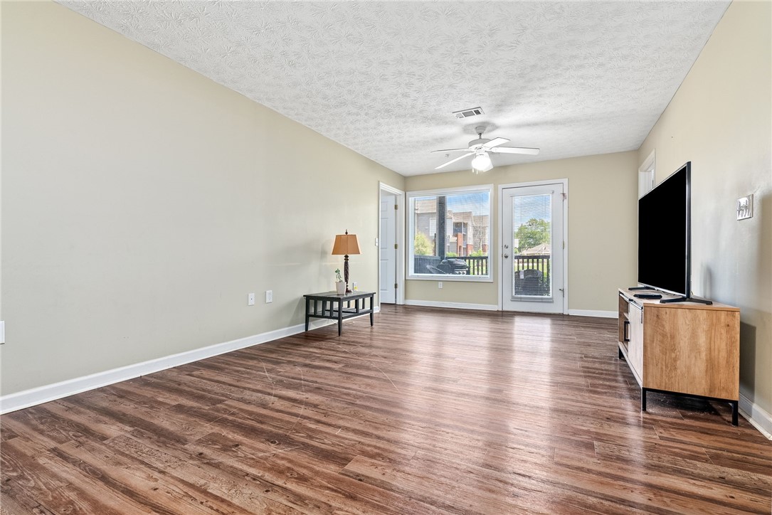 1114 S COLLEGE STREET 6103