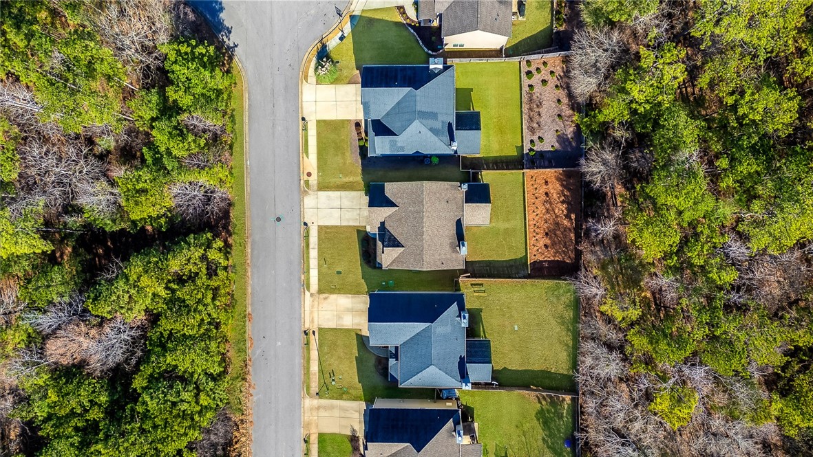 402 LIGHTNESS DRIVE