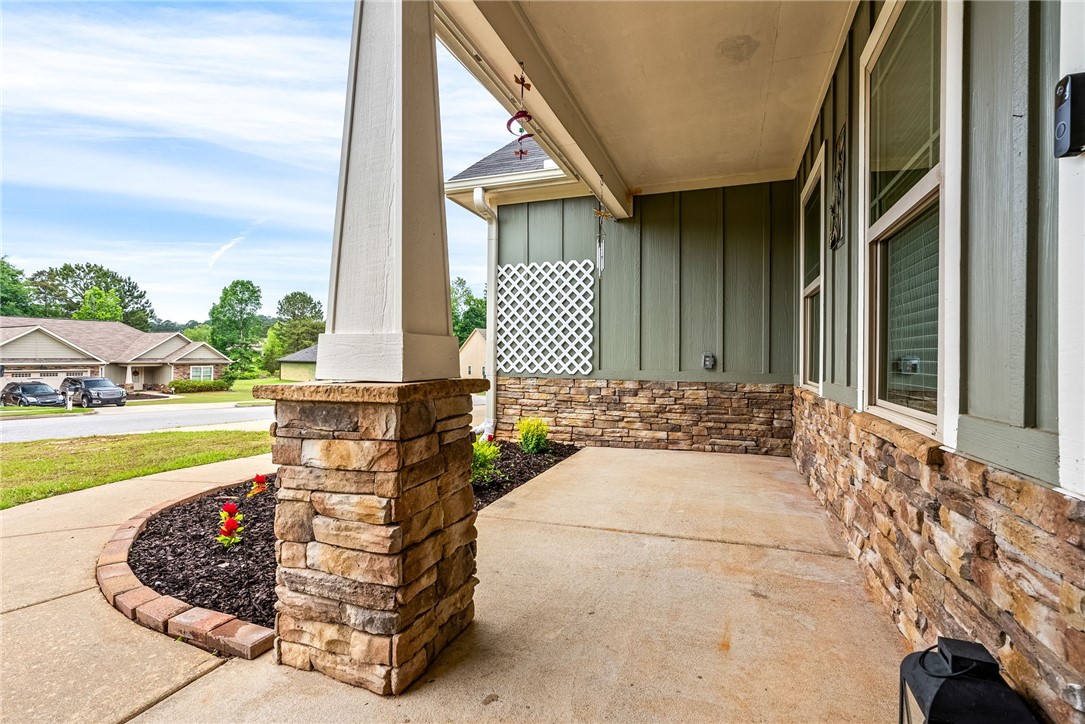2711 EAST POINTE WAY