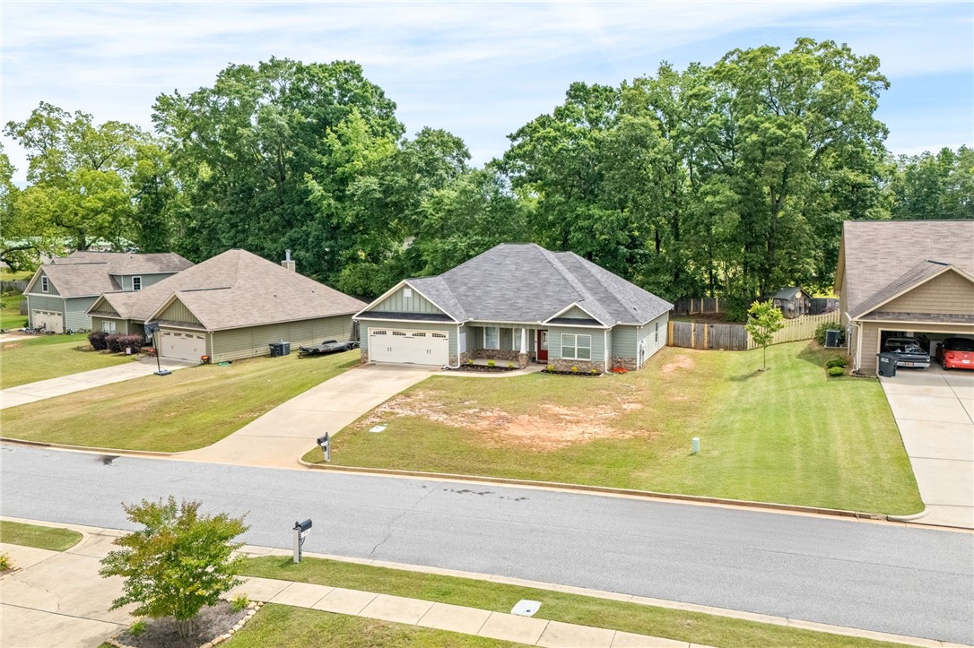2711 EAST POINTE WAY