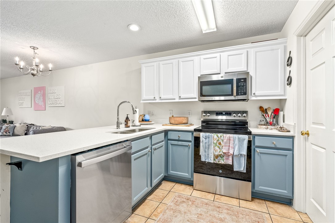 327 N ROSS STREET 121