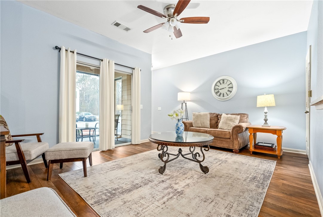 447 W LONGLEAF DRIVE 1206