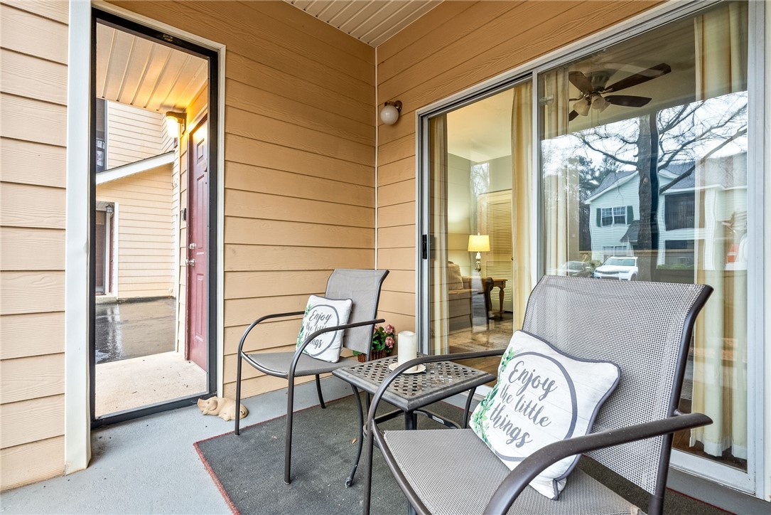 447 W LONGLEAF DRIVE 1206