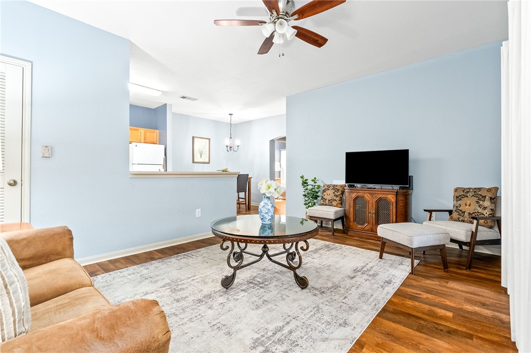 447 W LONGLEAF DRIVE 1206