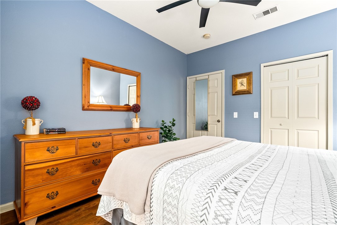 447 W LONGLEAF DRIVE 1206