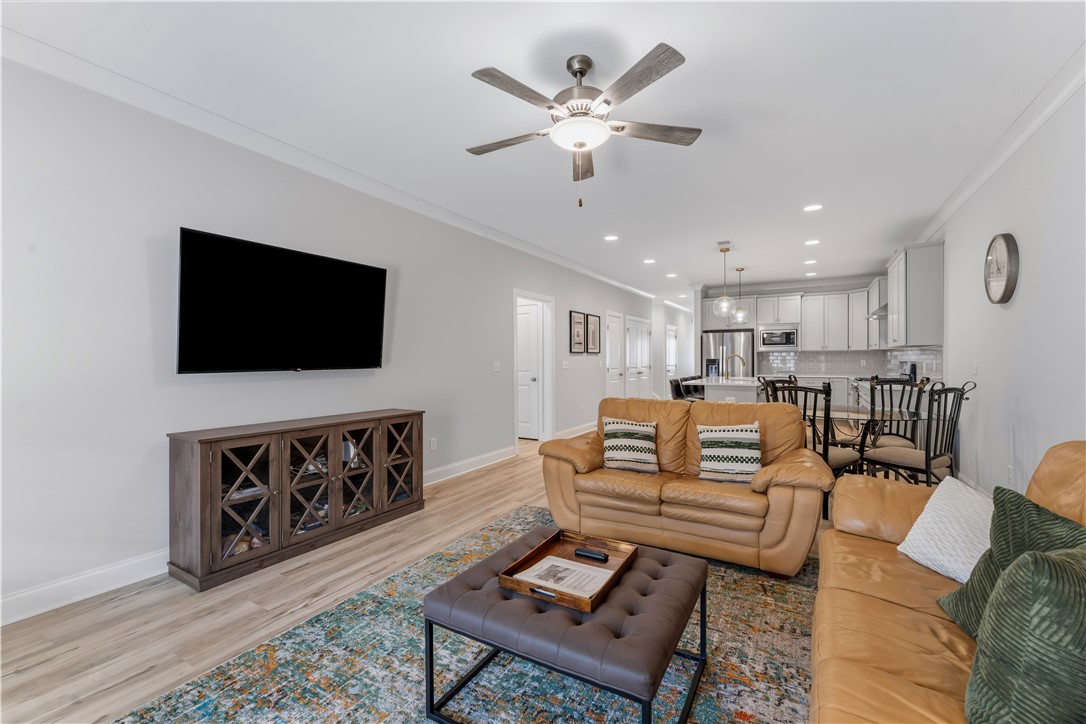 614 THORNBERRY DRIVE