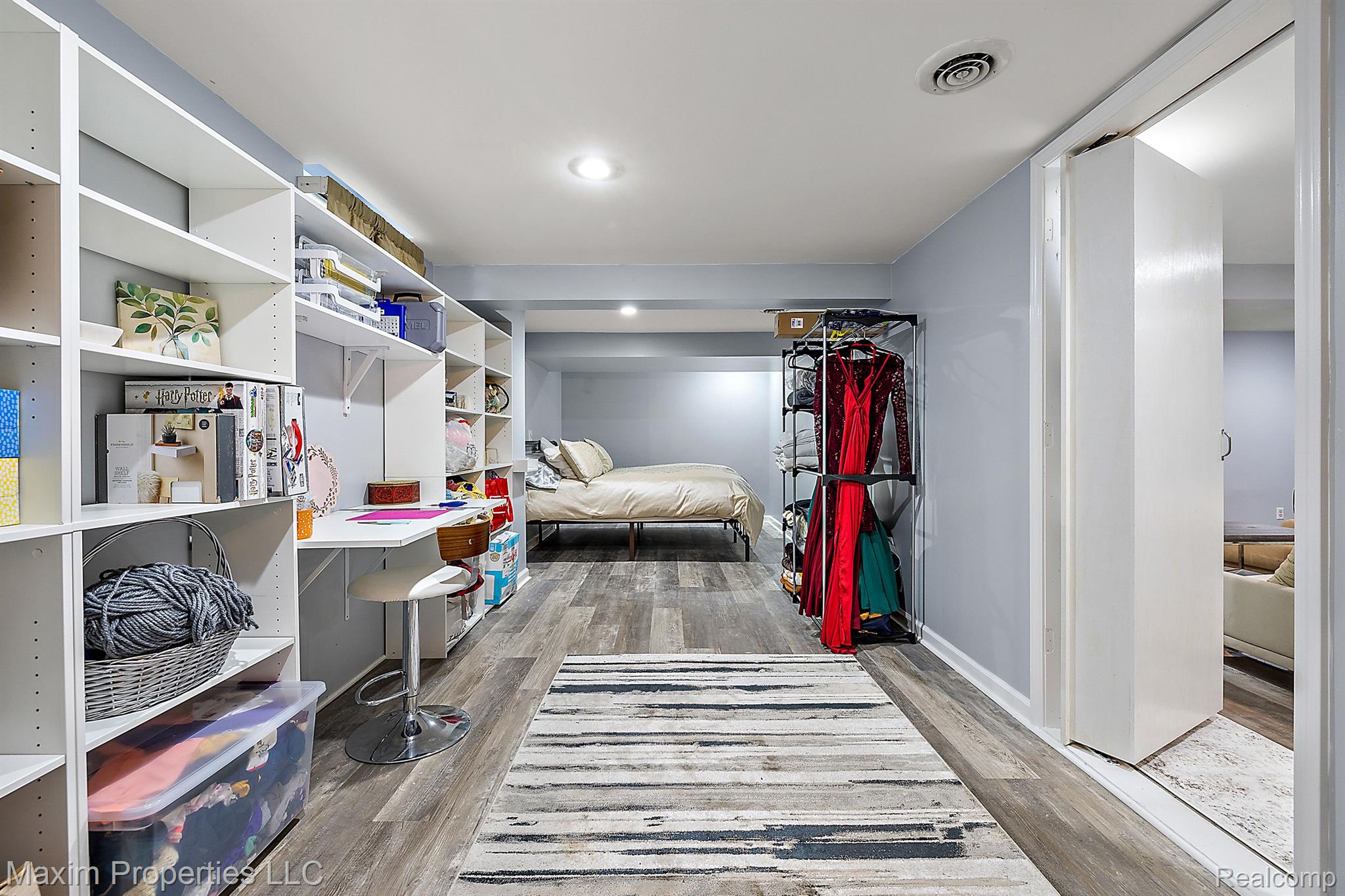 46170 MEADOWVIEW Drive