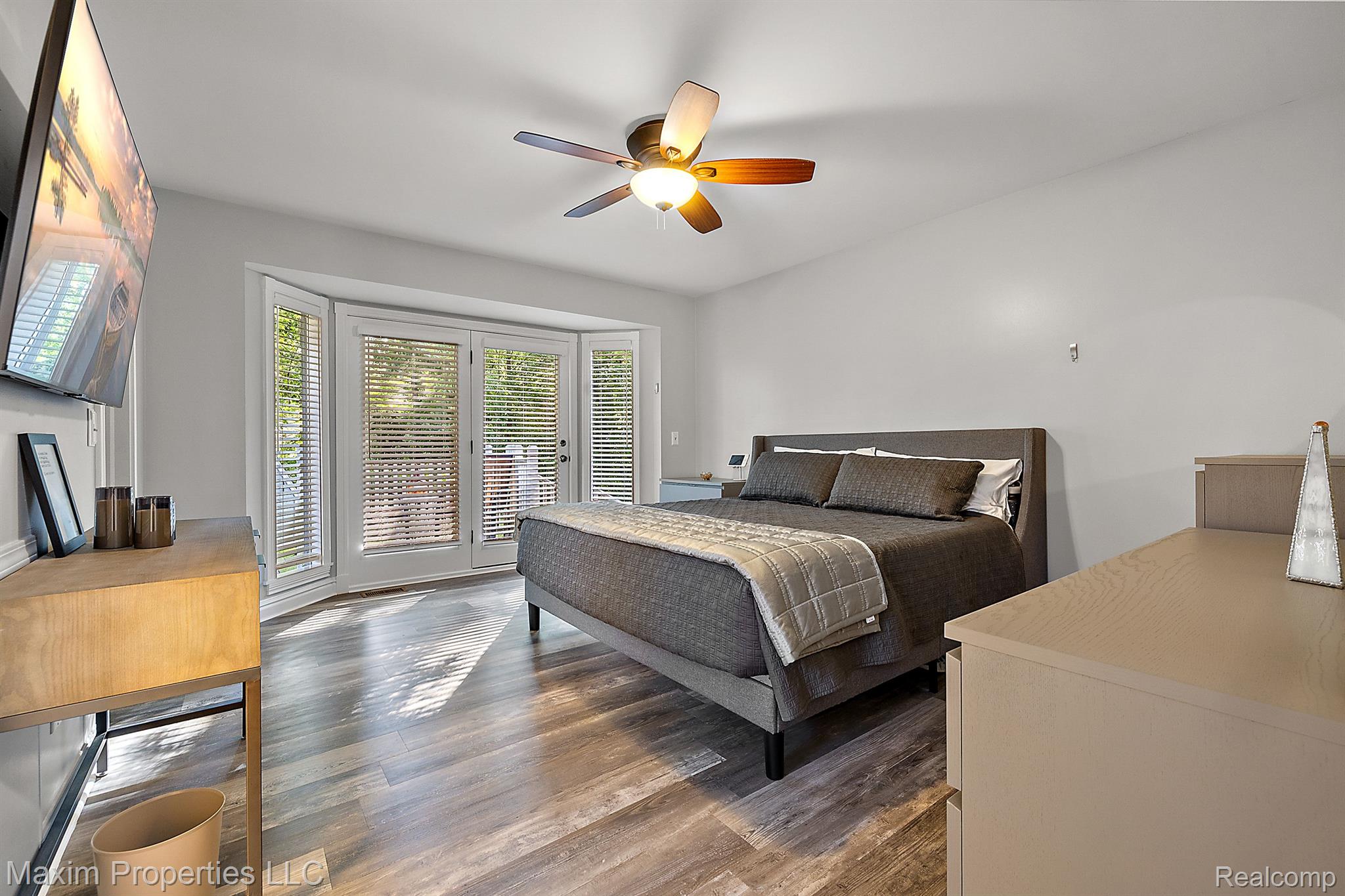 46170 MEADOWVIEW Drive