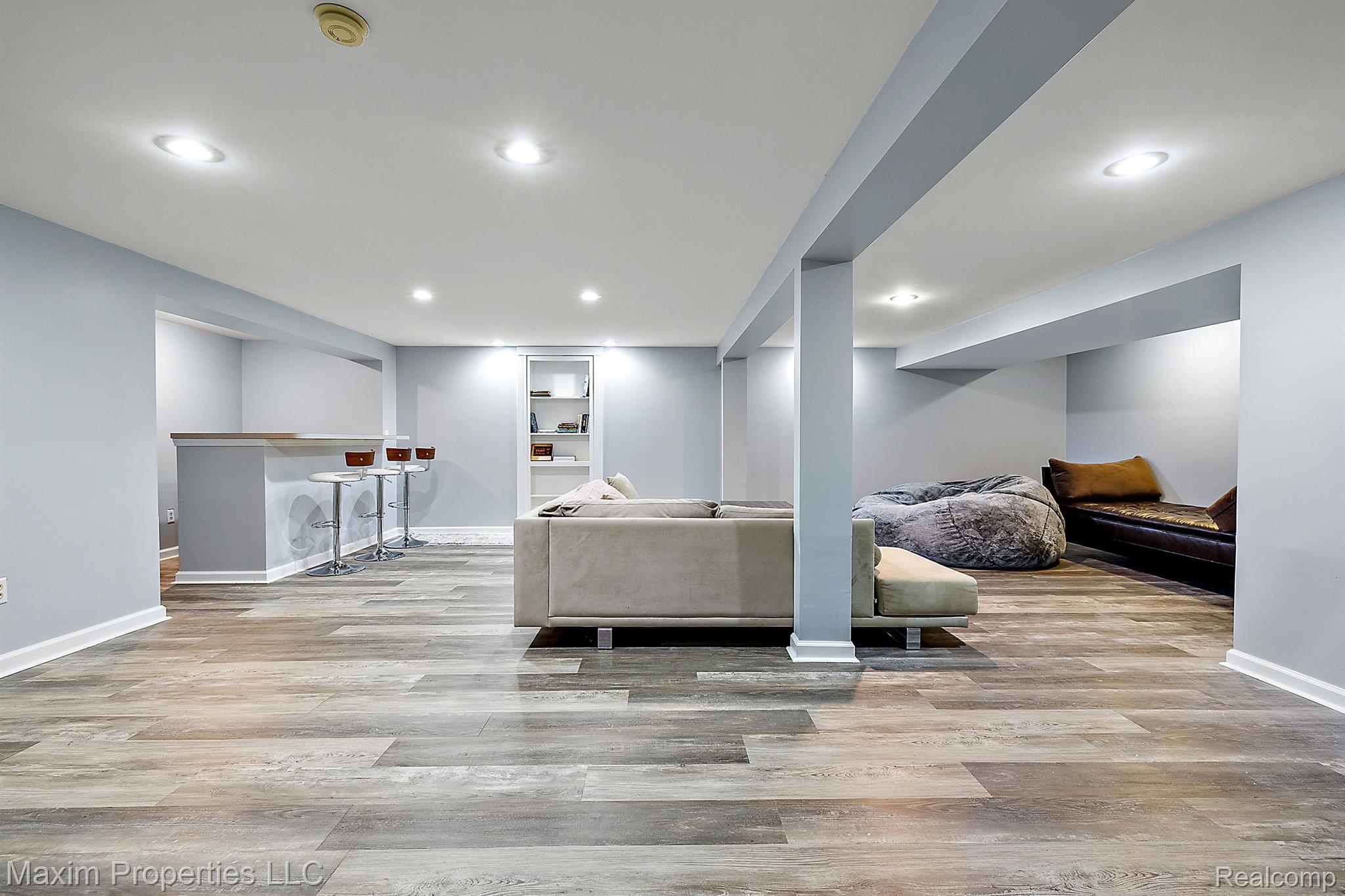 46170 MEADOWVIEW Drive