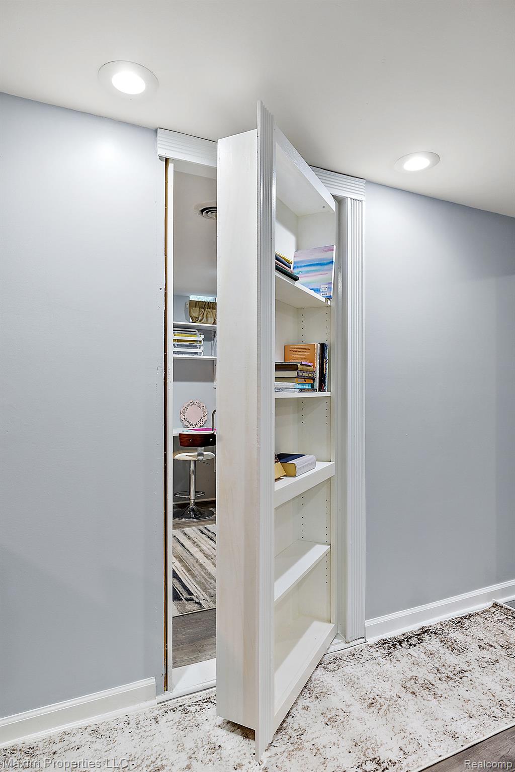 46170 MEADOWVIEW Drive