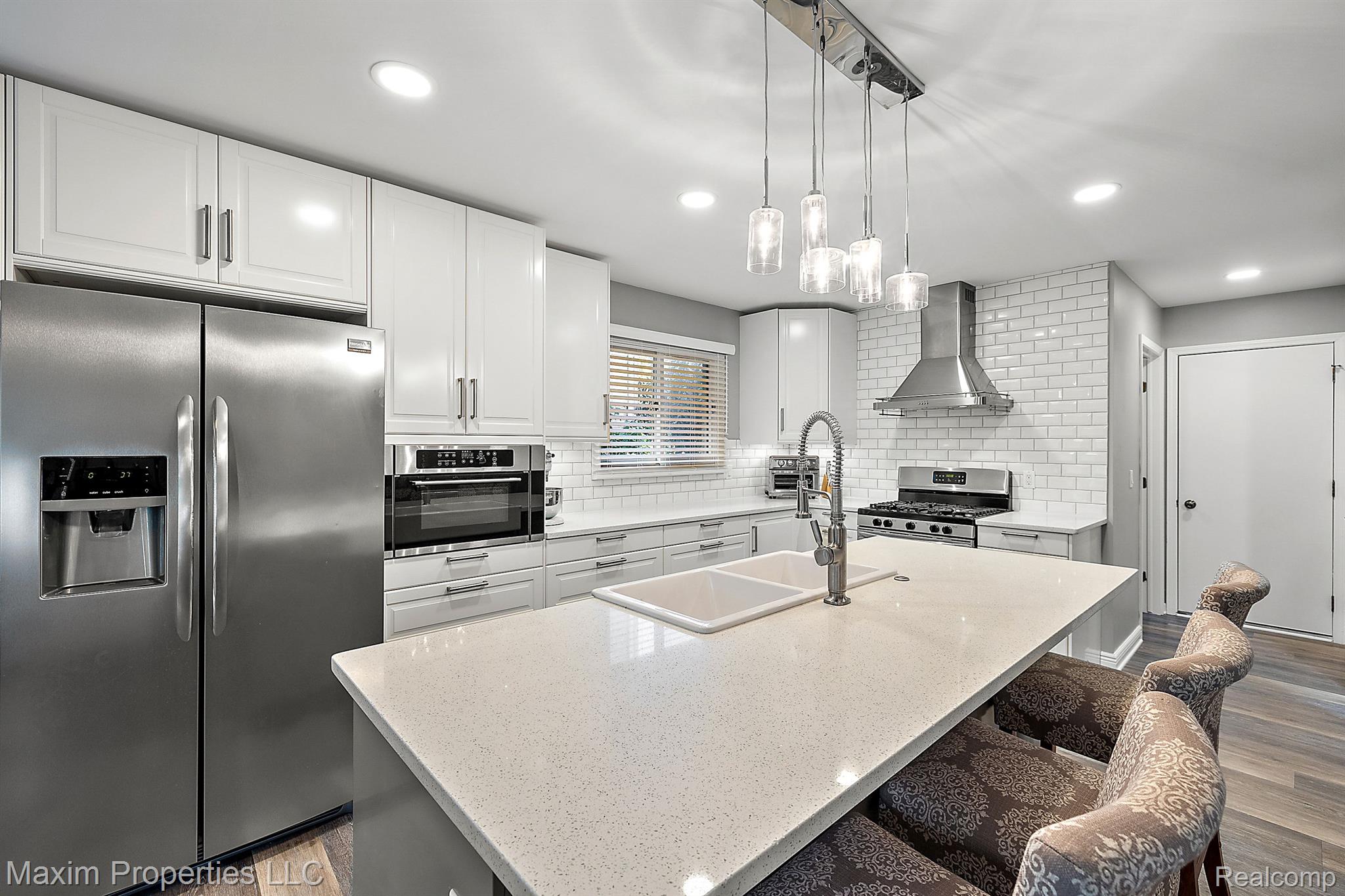 46170 MEADOWVIEW Drive