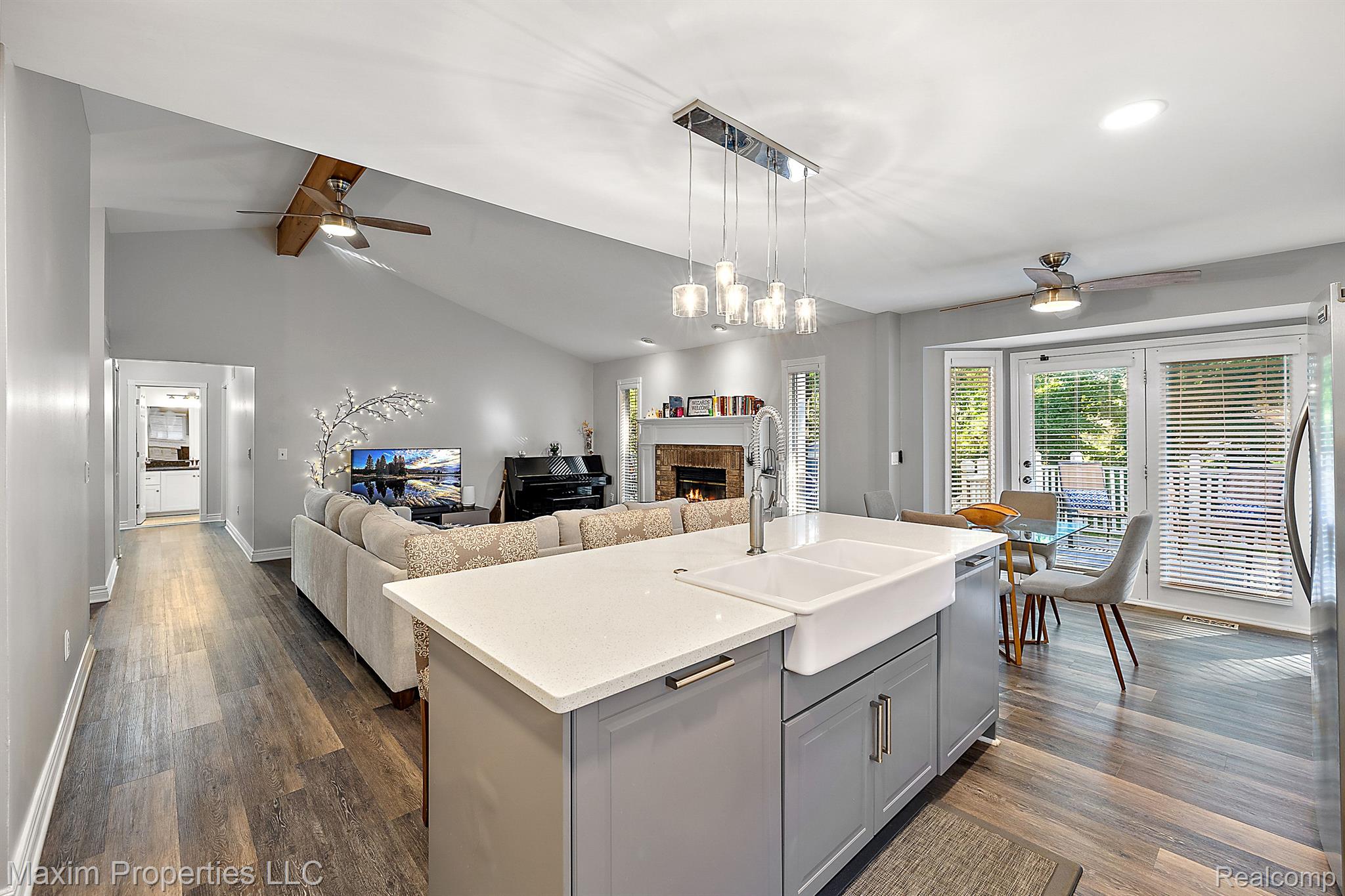 46170 MEADOWVIEW Drive