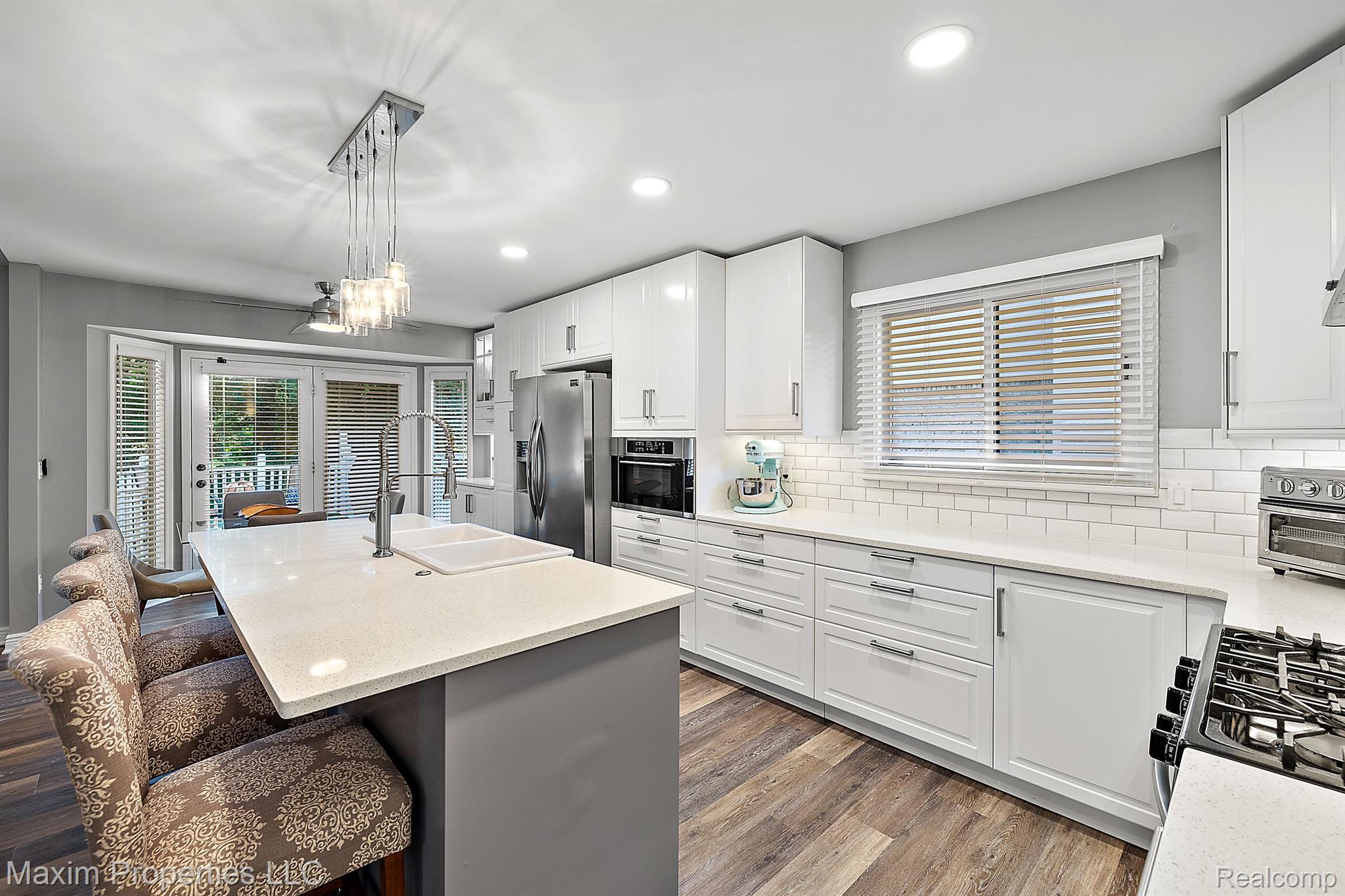 46170 MEADOWVIEW Drive