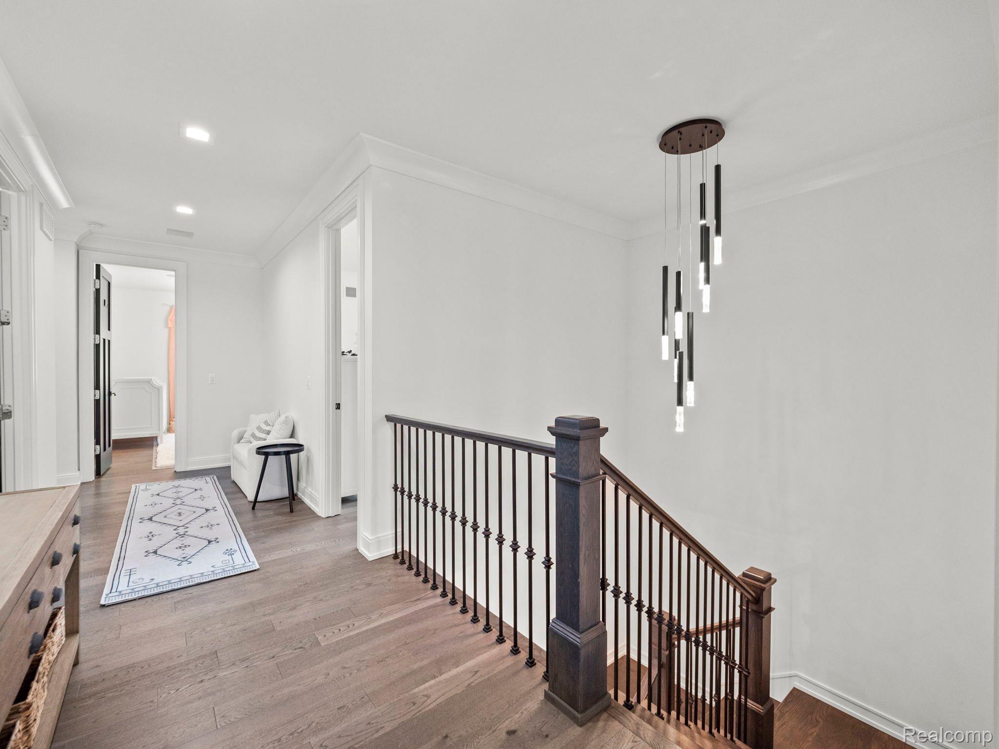 574 WESTCHESTER Way
