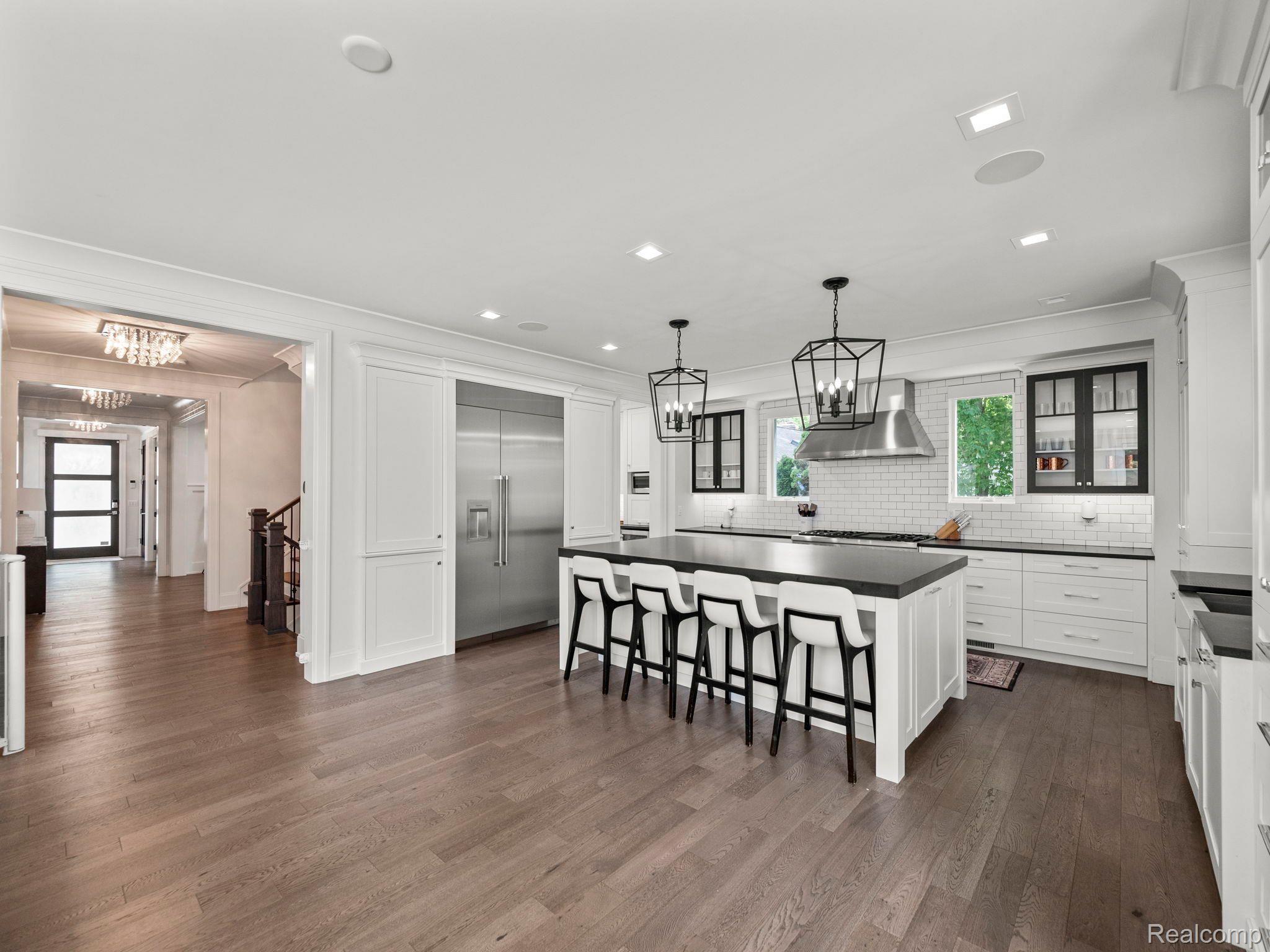 574 WESTCHESTER Way