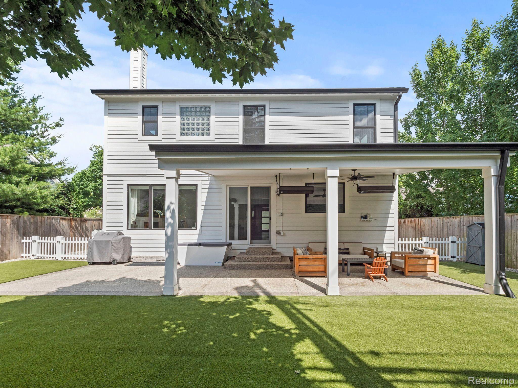 574 WESTCHESTER Way