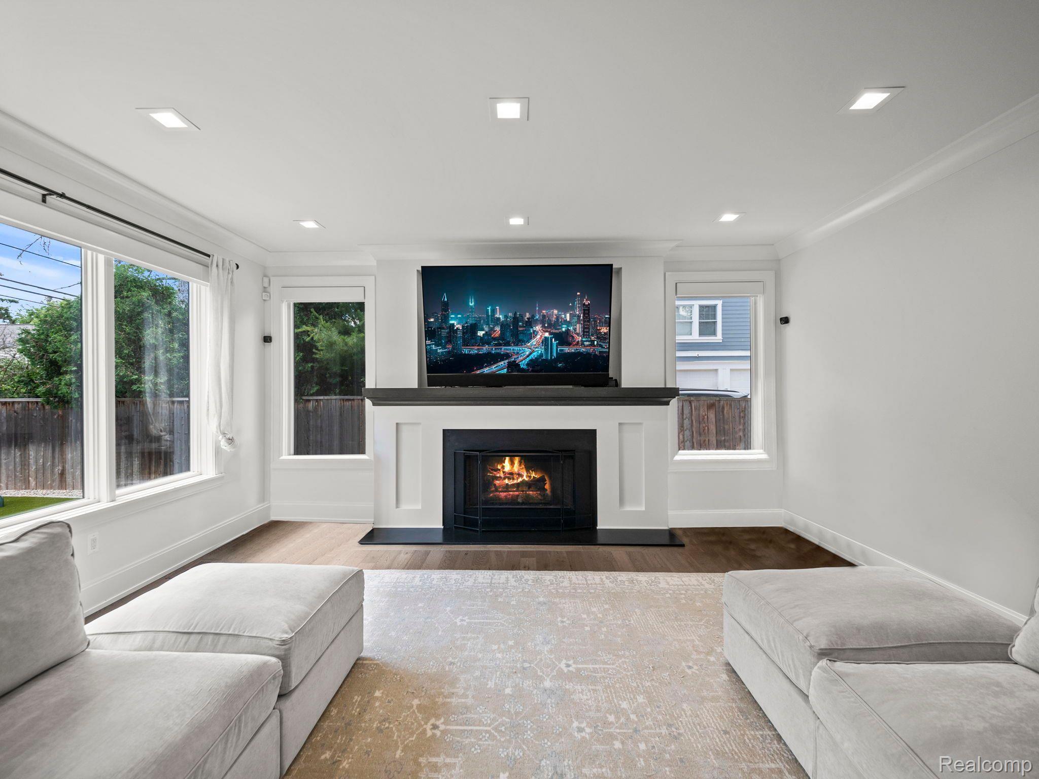 574 WESTCHESTER Way