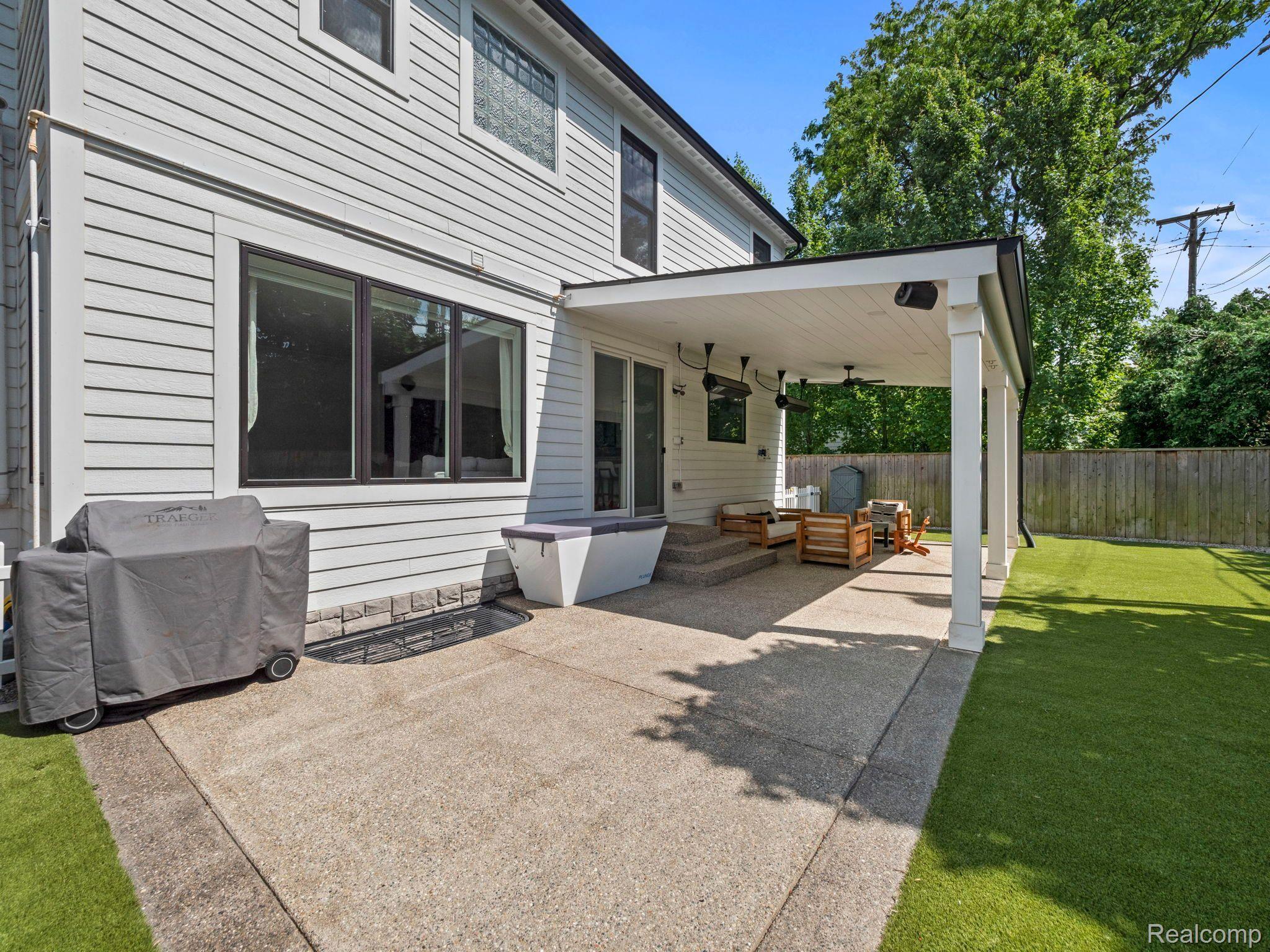 574 WESTCHESTER Way