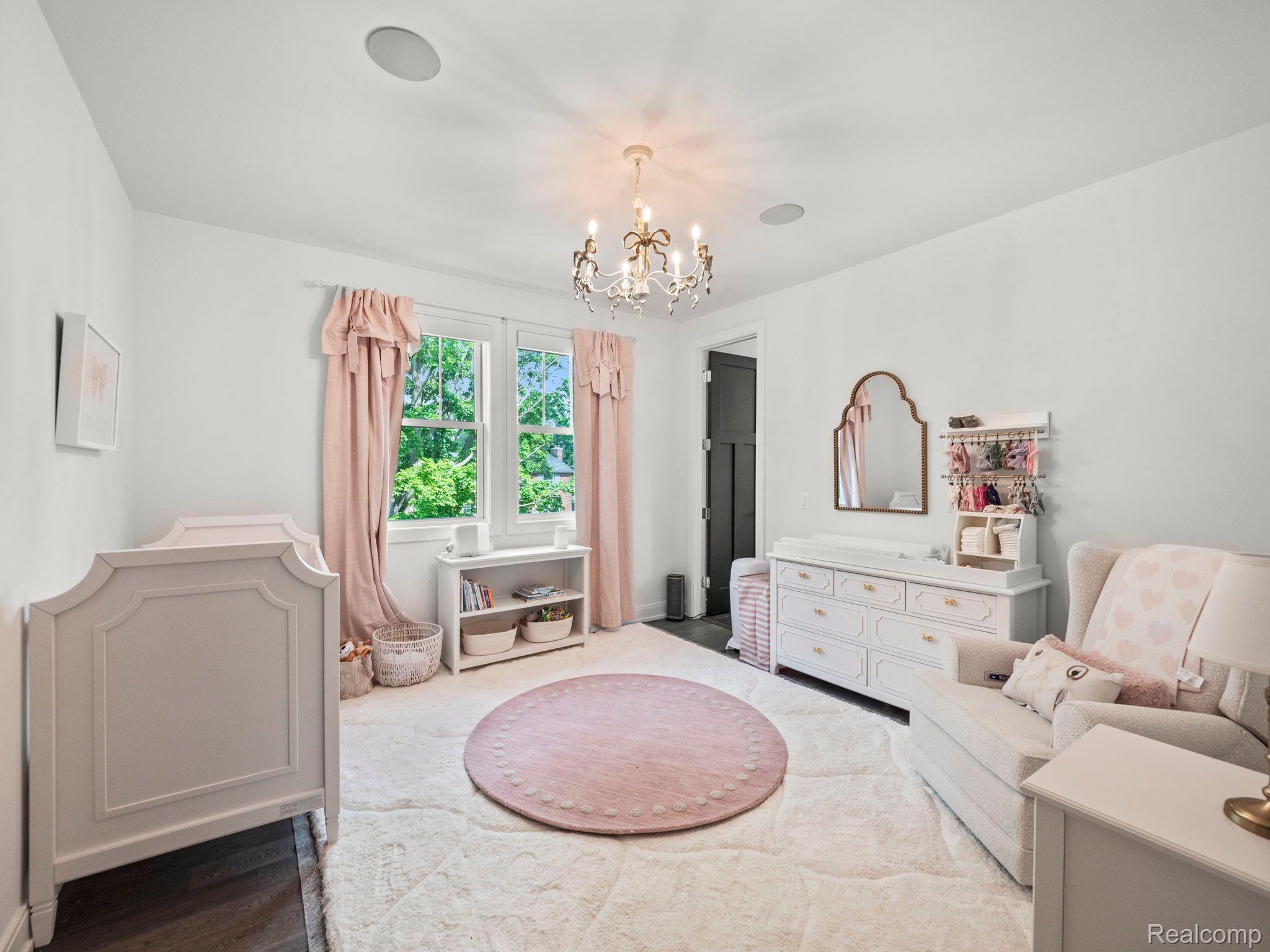 574 WESTCHESTER Way