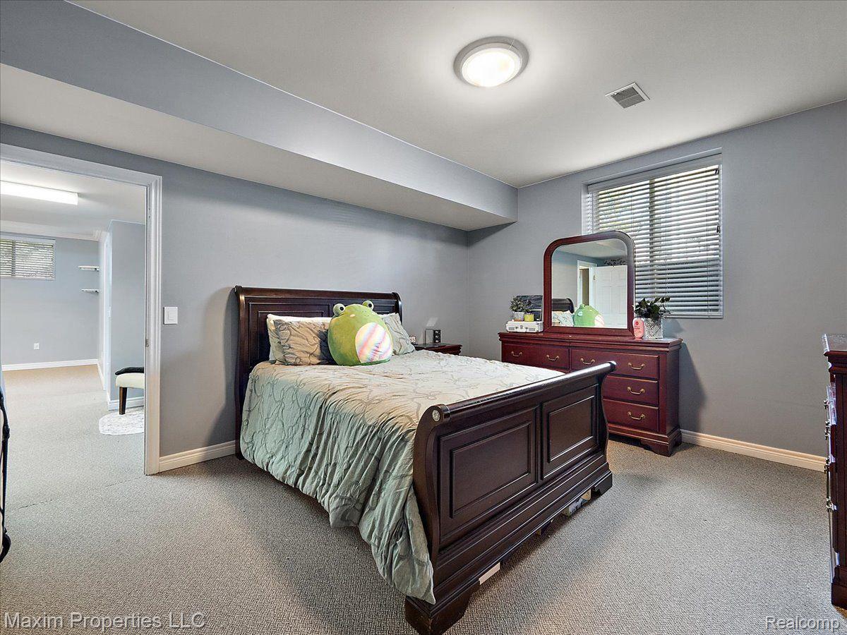 2606 WHITNEY Place